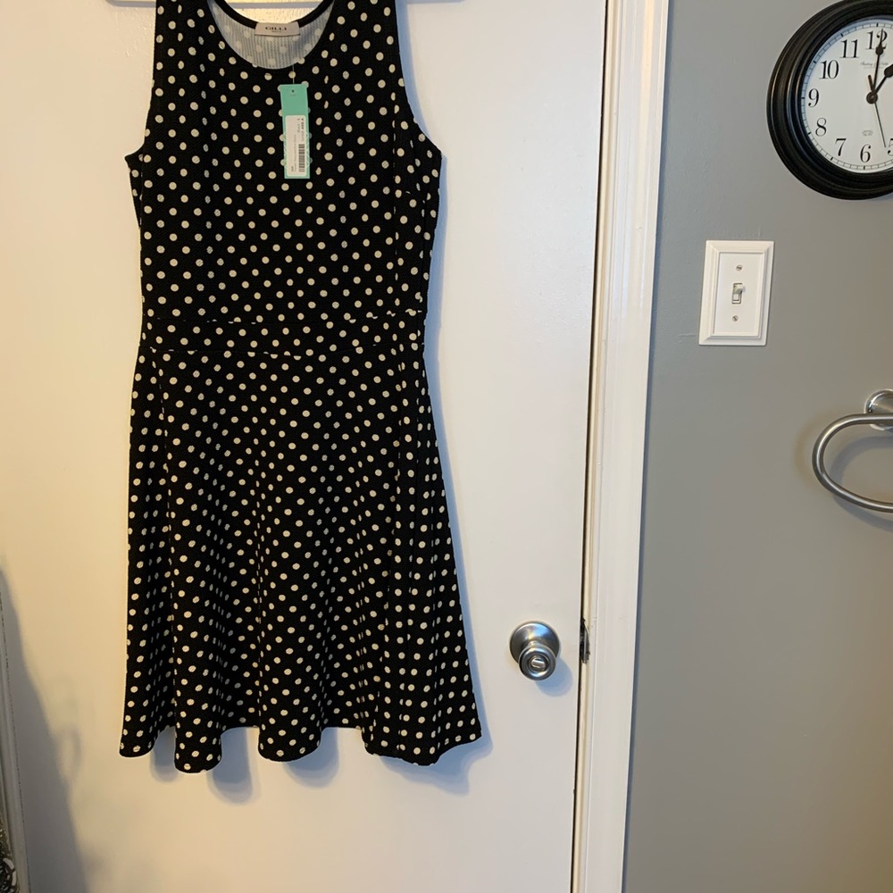 Dress - Picture 2 of 6